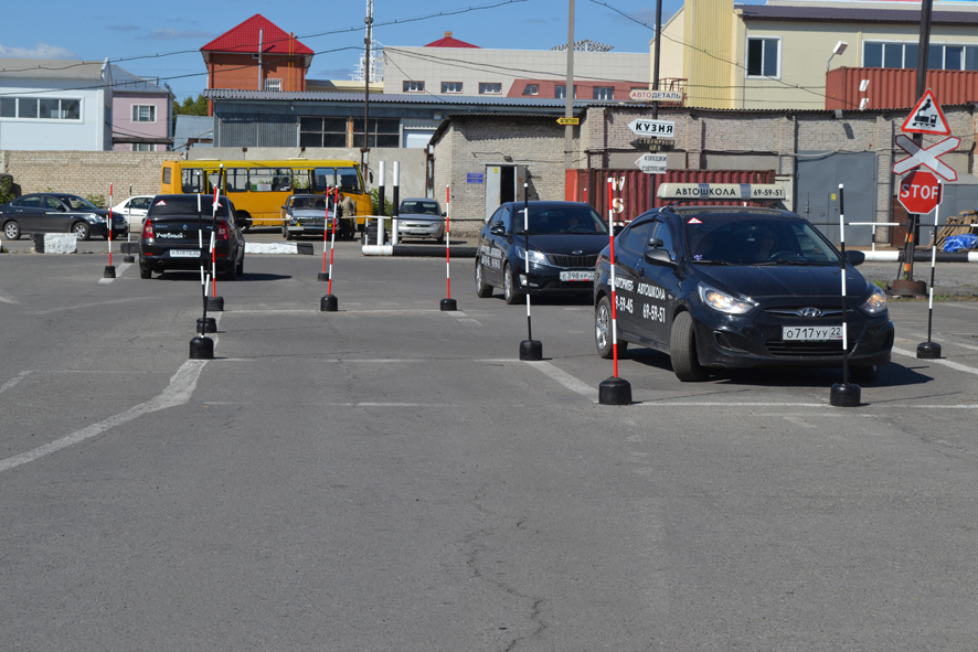 Автошколы Барнаула с автодромом