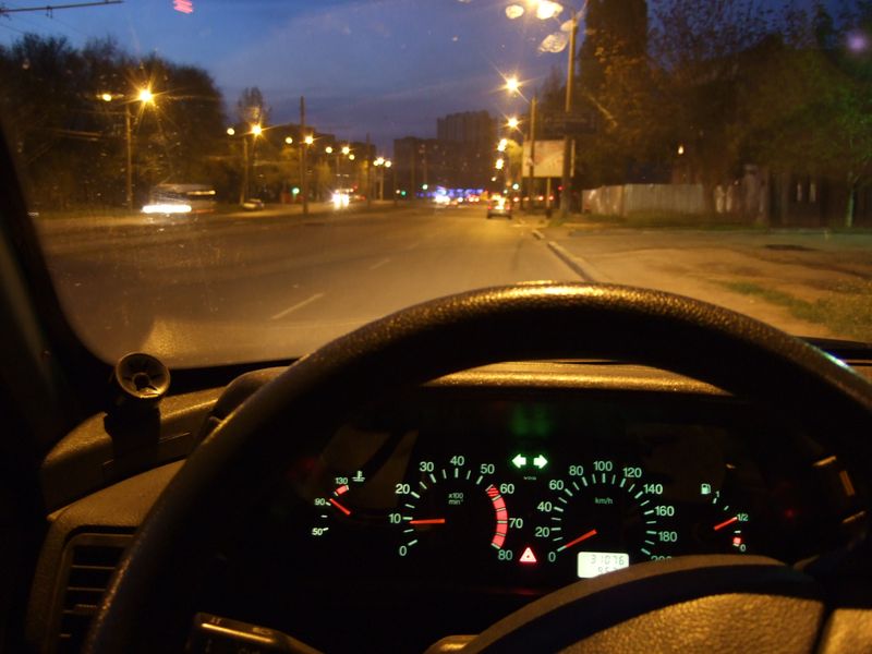 Ночная езда: напутствие от автошколы Барнаула